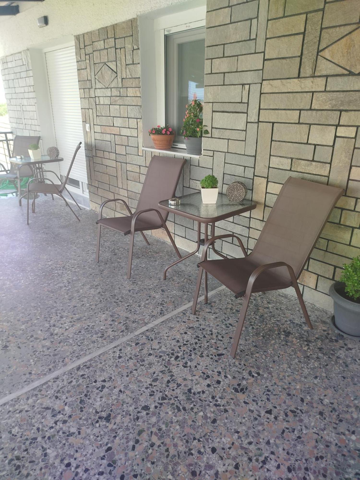 Four Sis Rooms Mangana Exterior foto
